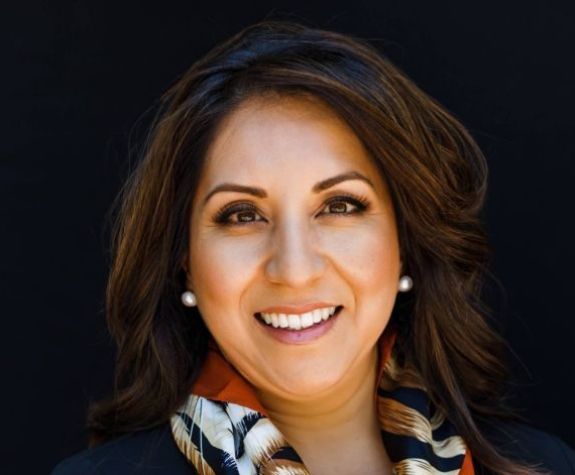 Leticia Robles '89