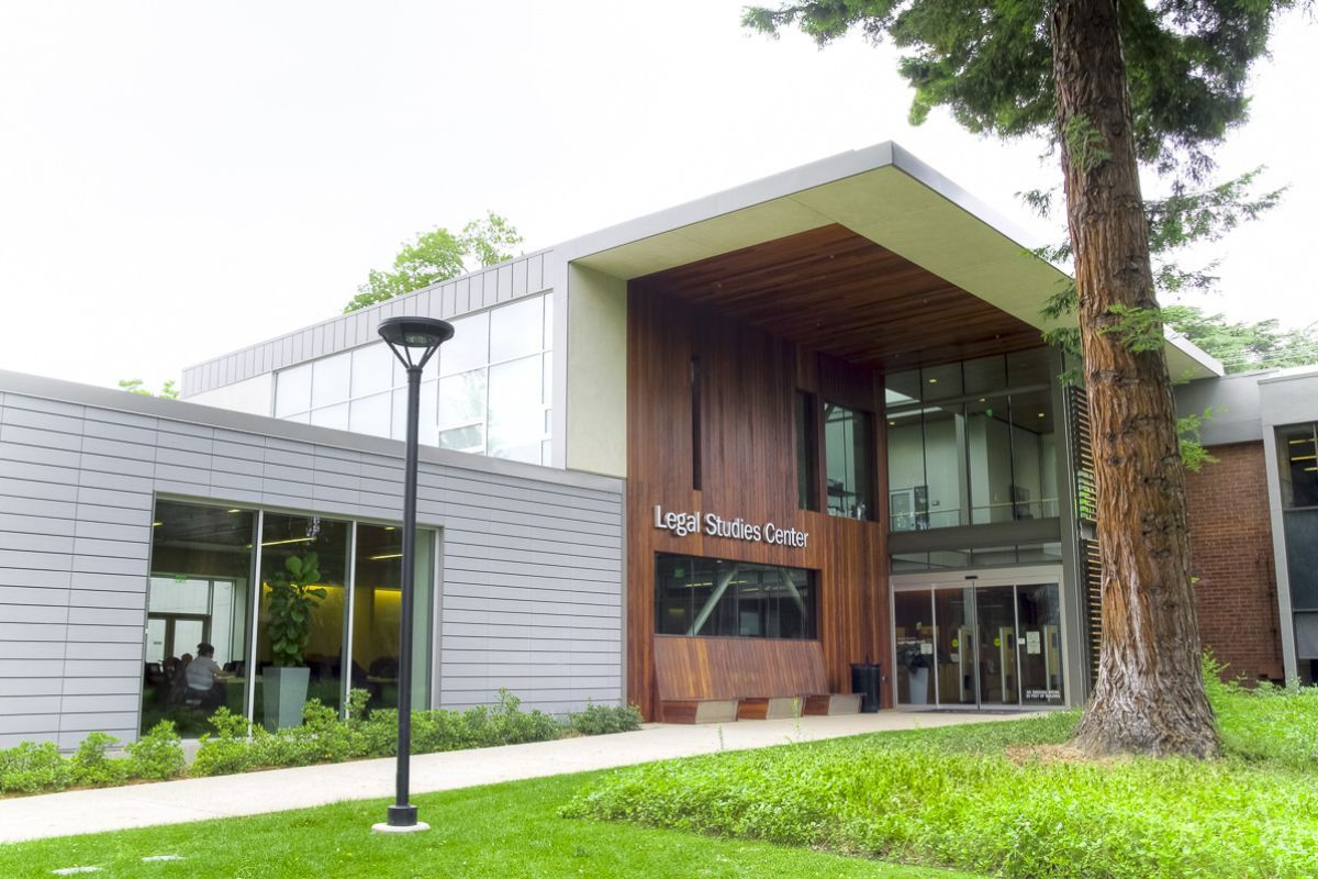 entryway to the sacramento campus library