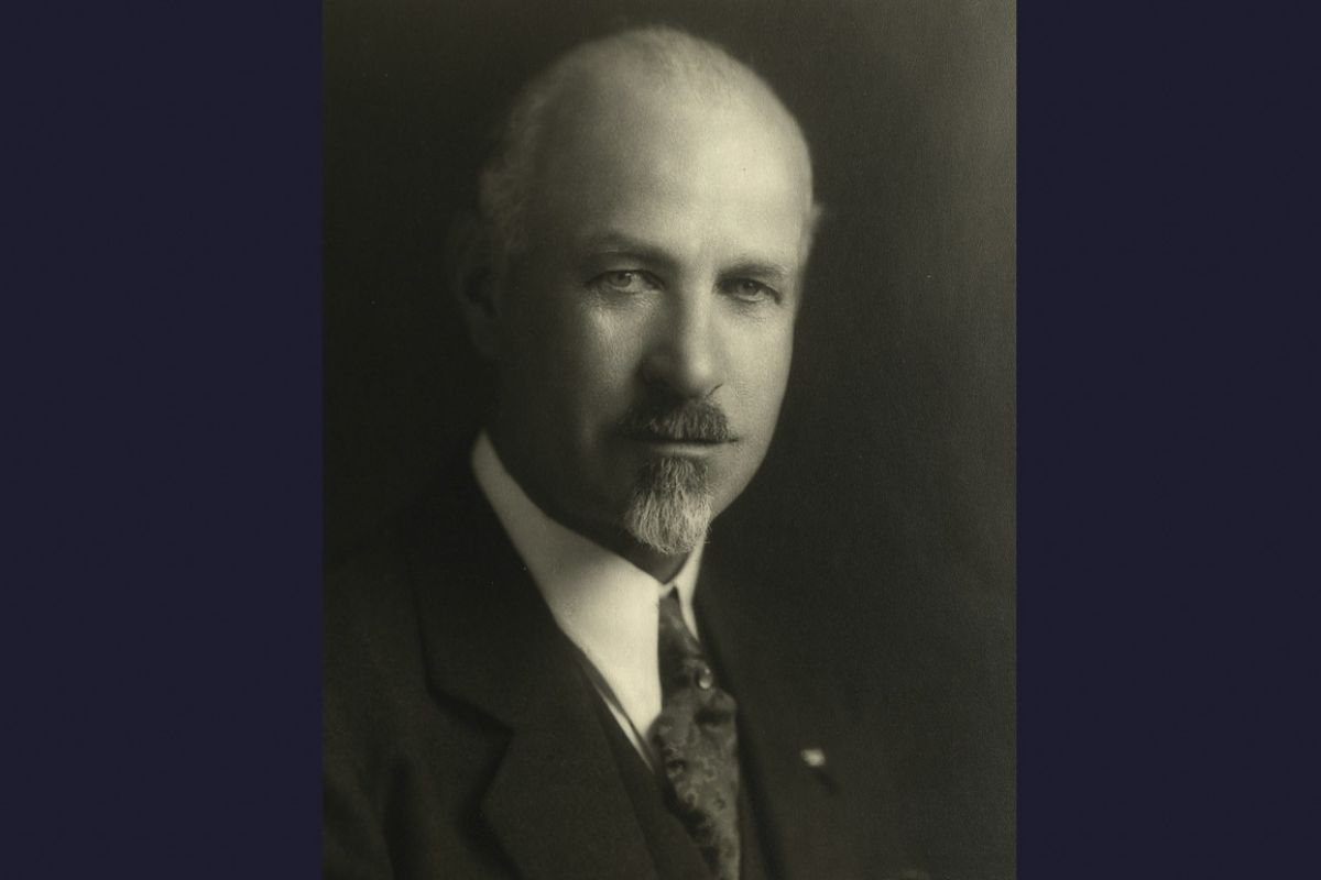 Tully C. Knoles