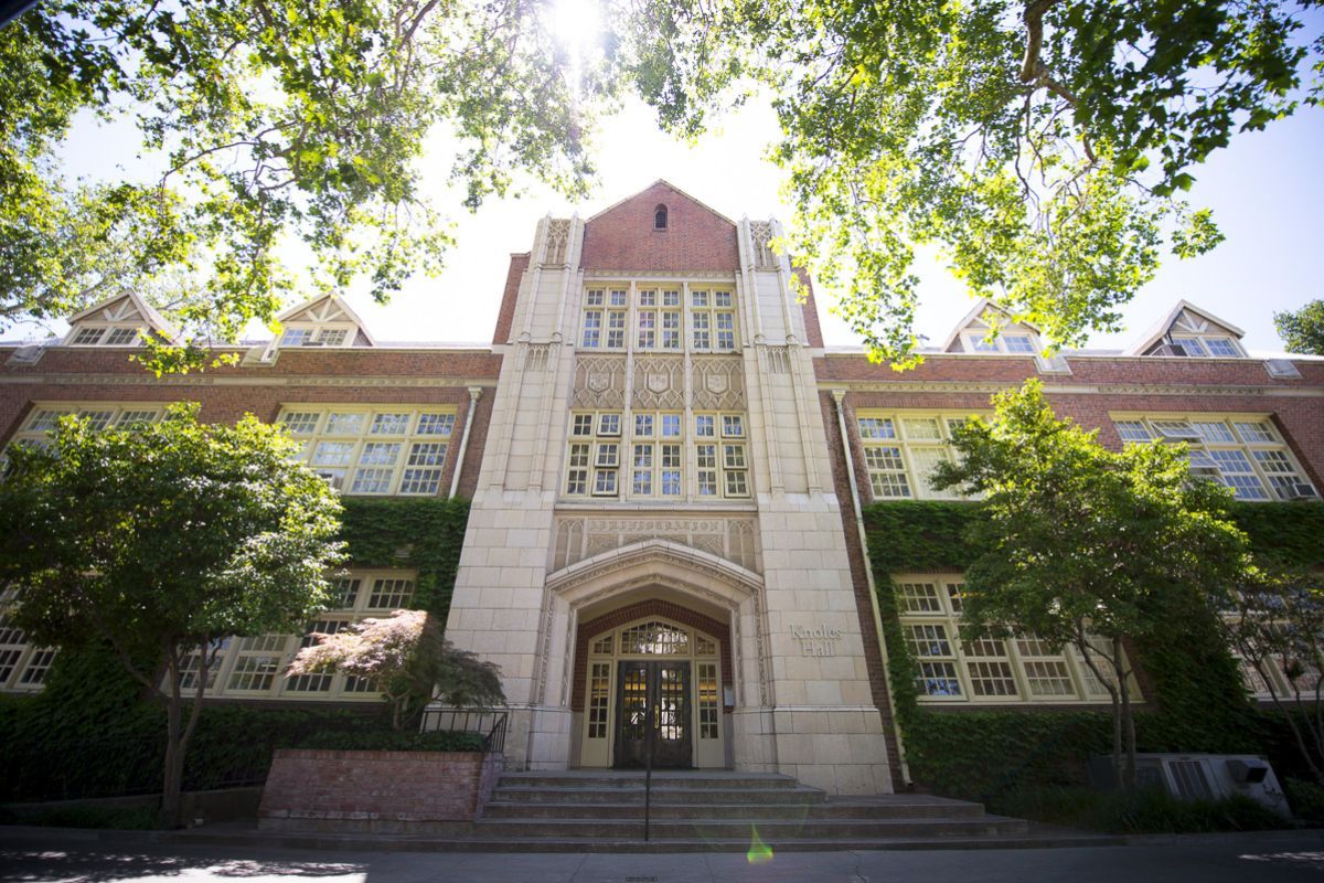 Knoles Hall