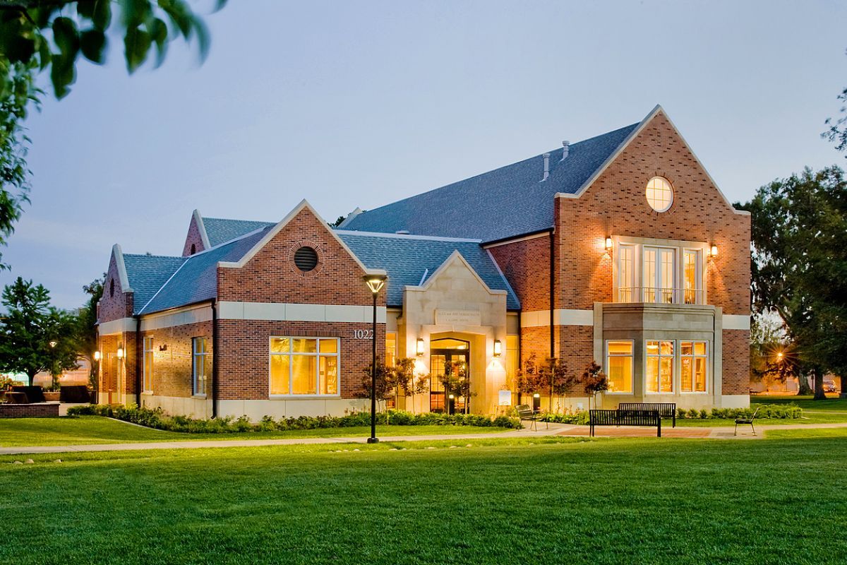Vereschagin Alumni House