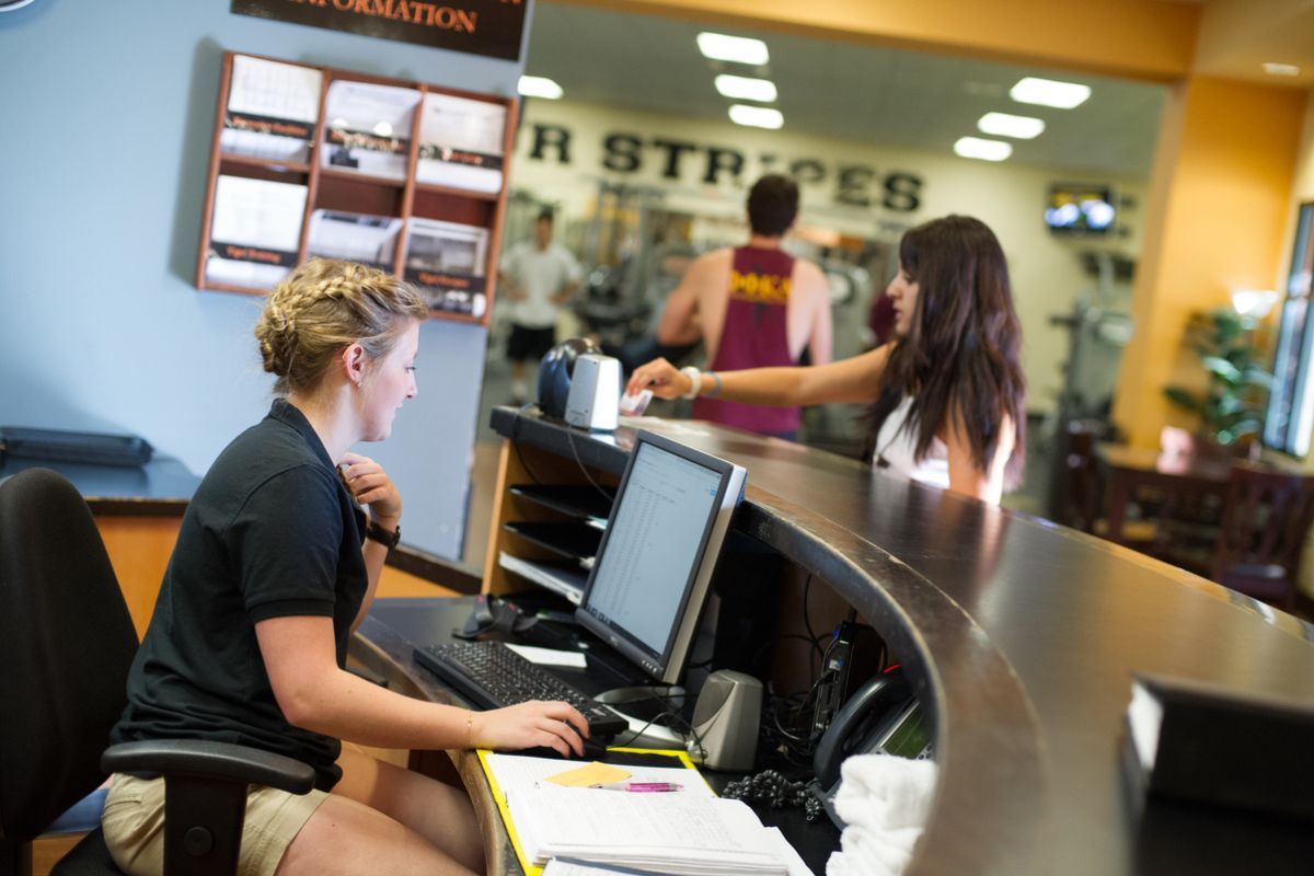 baun fitness front desk