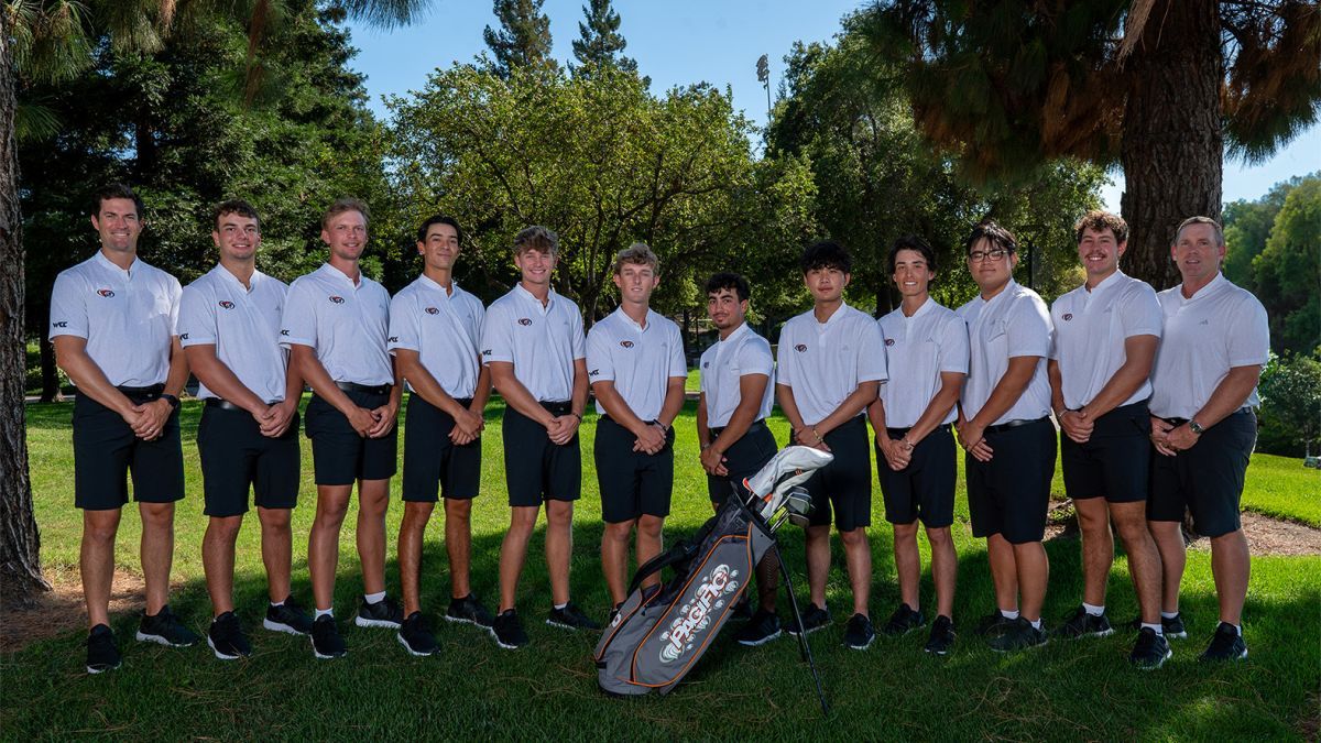 a group photo of University of the Pacific's men's golf team