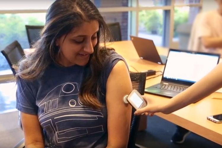Student getting glucose checked