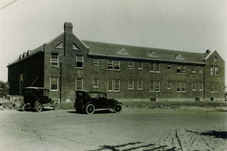 Manor Hall in a 1925 photo.