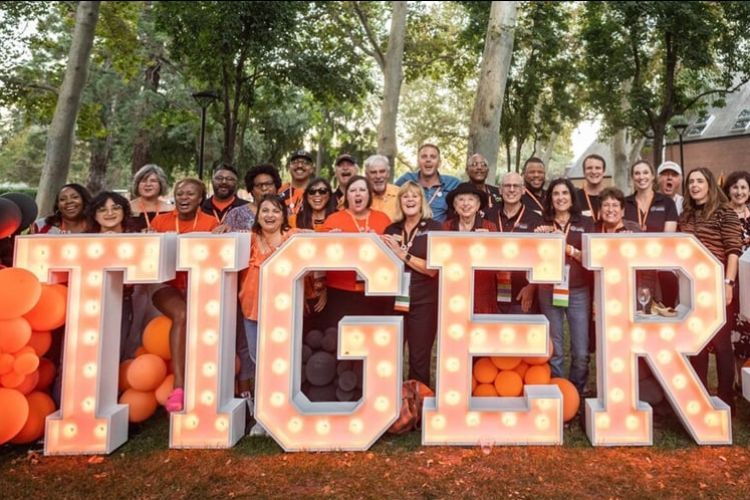 Current and former members of the Pacific Alumni Association Board of Directors at Homecoming and Family Weekend 2023.