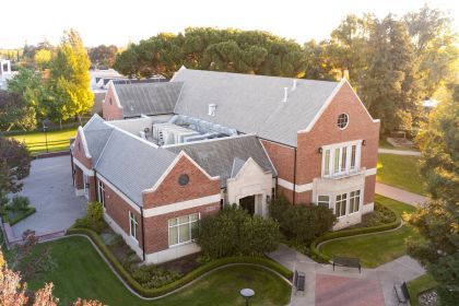 Alex & Jeri Vereschagin Alumni House.