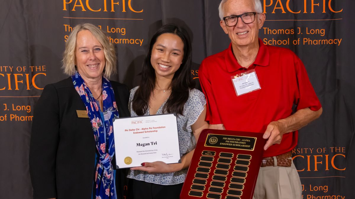 Dean Berit Gundersen with scholarship recipient and donor